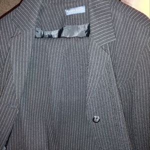 Karen Scott, Pinstripe Pants suit. Blk, size 20w.  Fully lined , loo ike new.